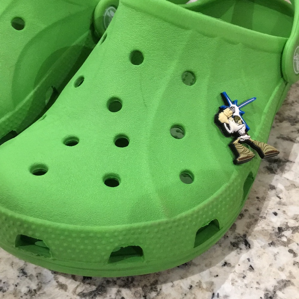 ⛔️REDUCED⛔️ Crocs Shoes - Picture 2 of 8